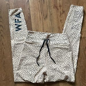 Sarah’s Day X White Fox Boutique speckle leggings